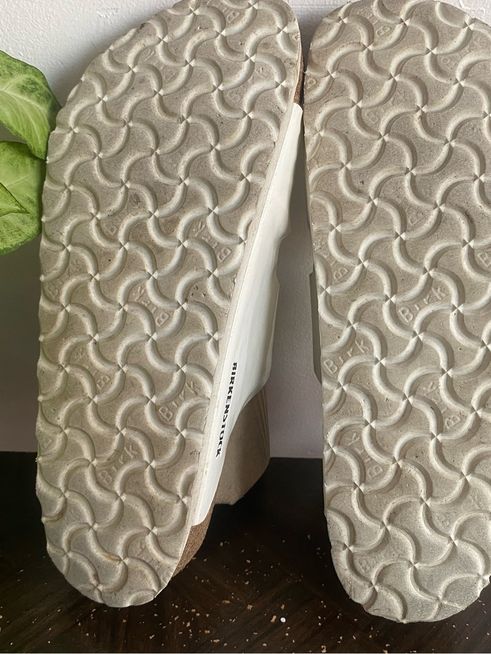 Pre-owned Birkenstock Arizona White Patent Slide Sandals Sz 38/7 Regular Women’s - Picture 5 of 9